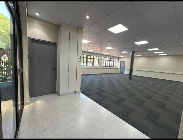 161M² OFFICE TO LET IN WESTVILLE
